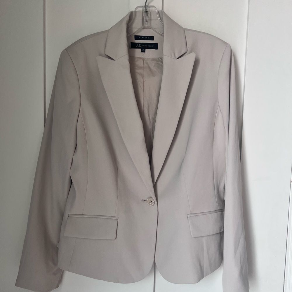Anne Klein Light Beige Single-Button Blazer